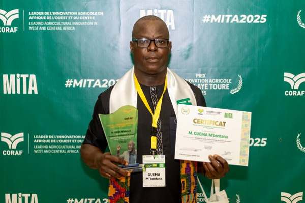Guema Batama remporte le premier prix au MITA 2025 à Bamako pour son invention agricole